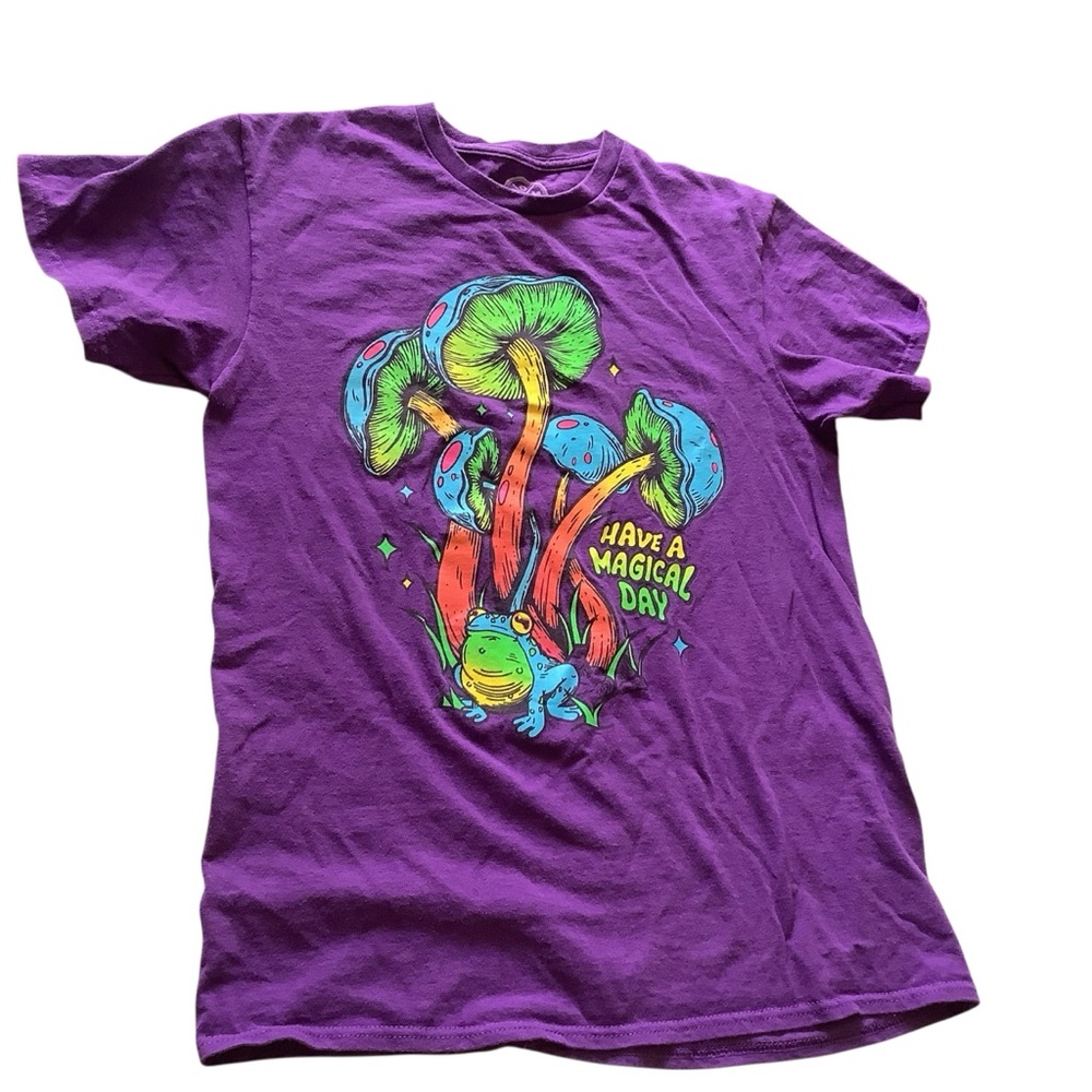 Medium Magic Mushroom Graphic Print DOM Purple Short Sleeve Crew Neck T-Shirt